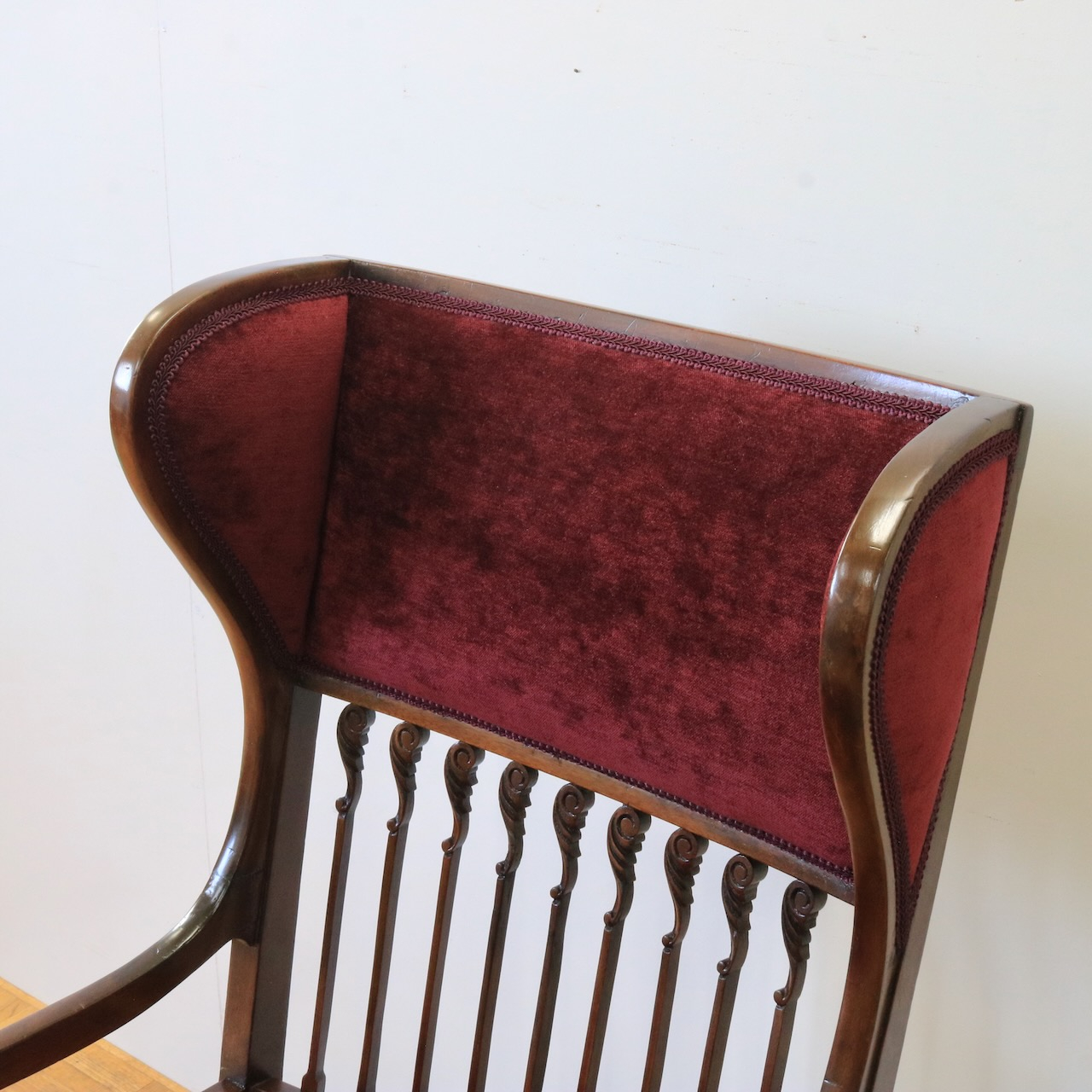 アームチェアー