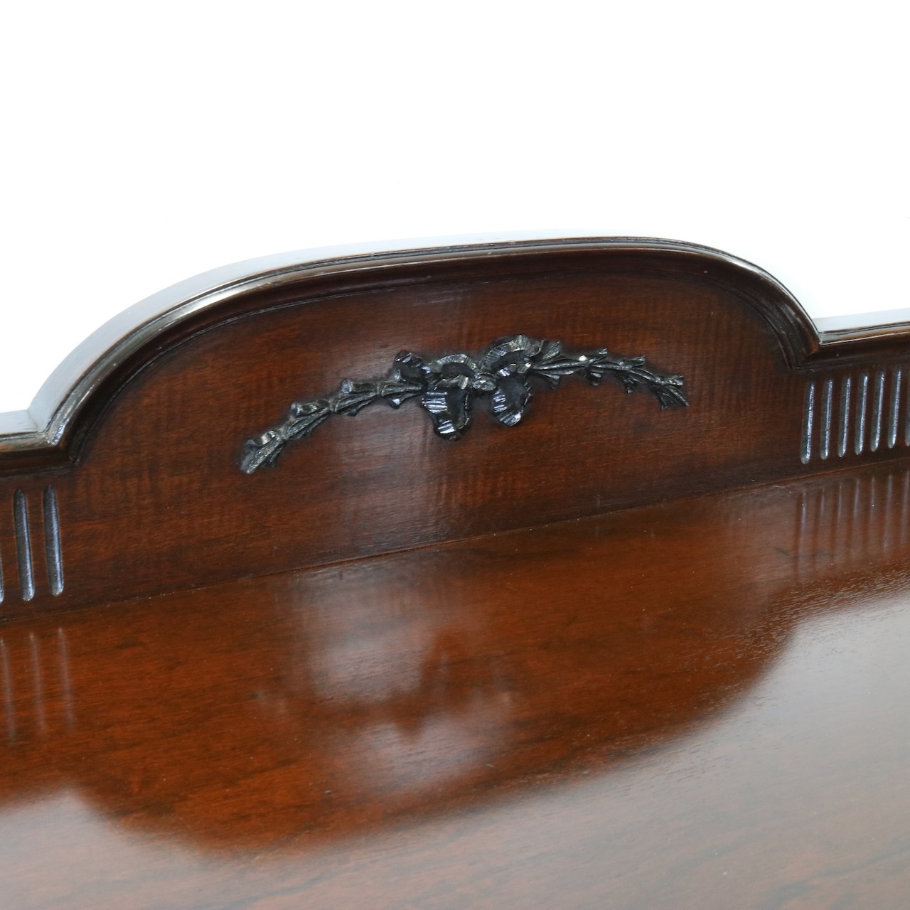 グラスキャビネット