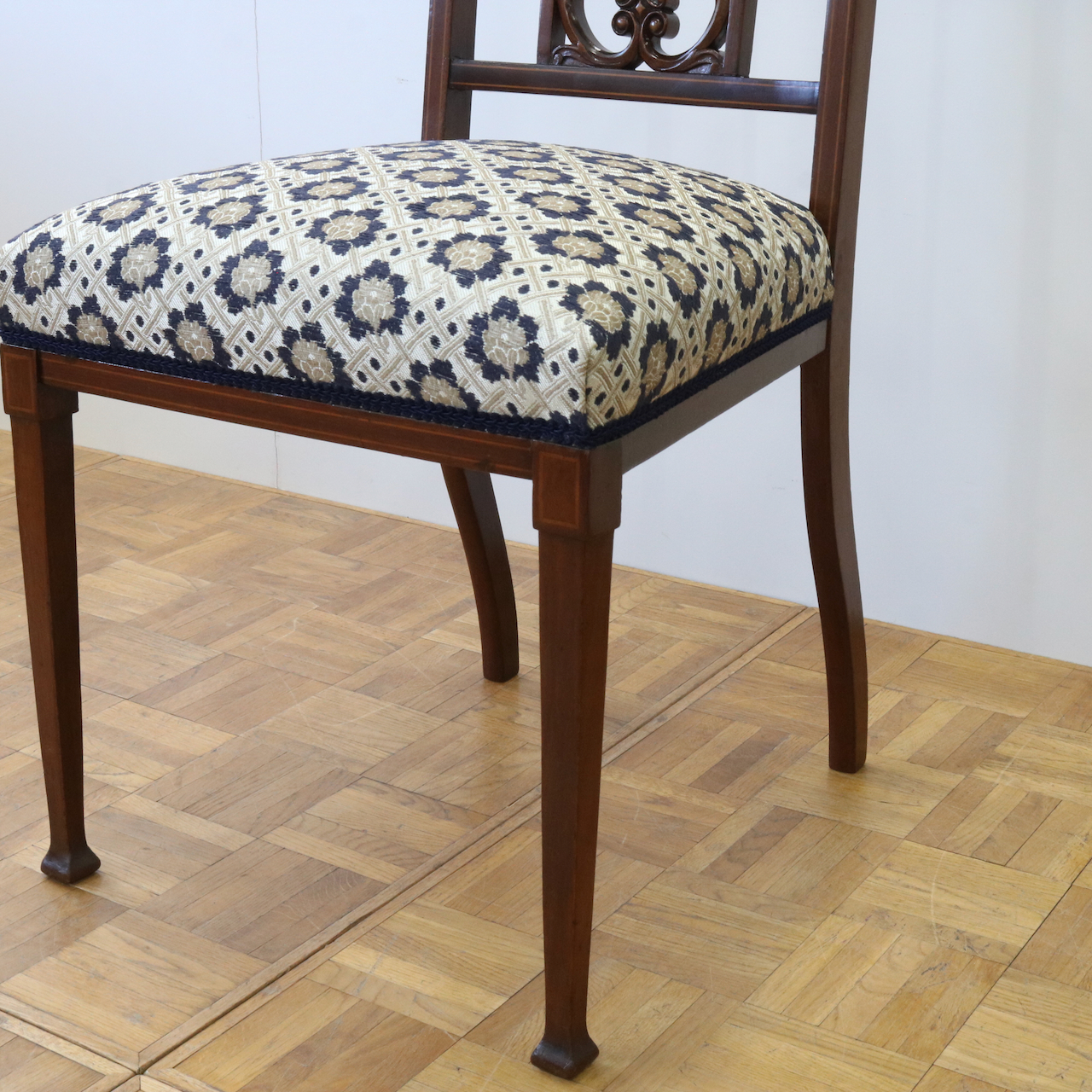 サイドチェアー