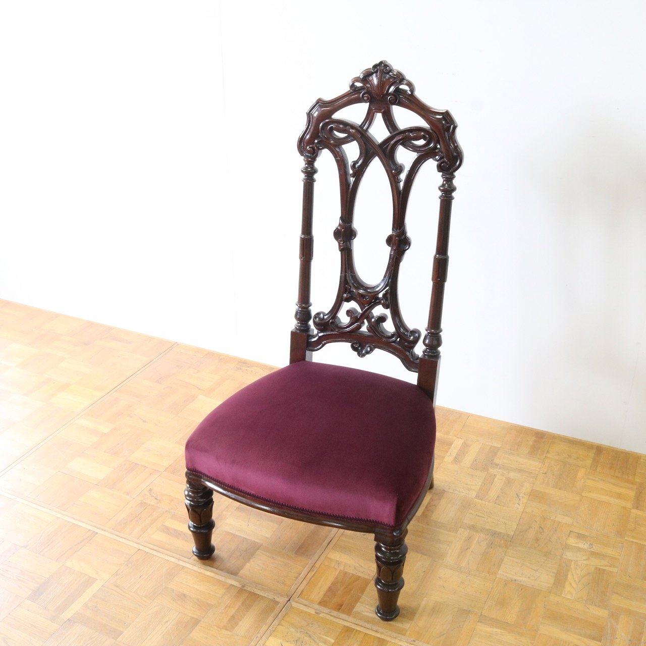 ナーシングチェアー