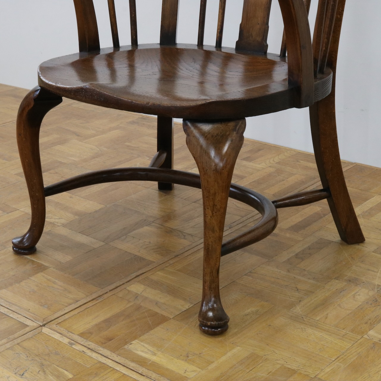 アームチェアー