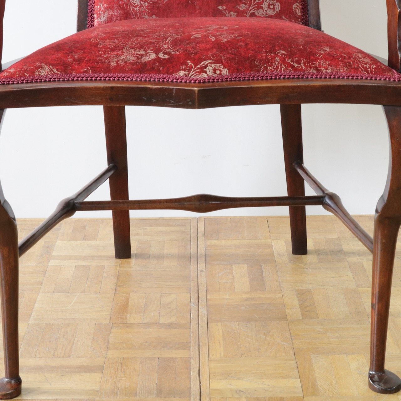 アームチェアー