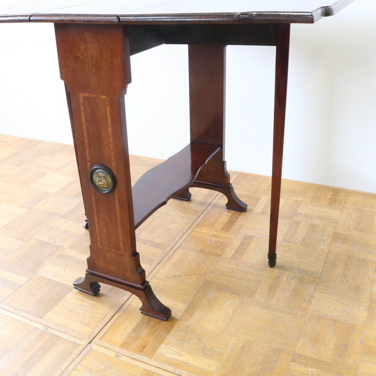 ゲートレッグテーブル