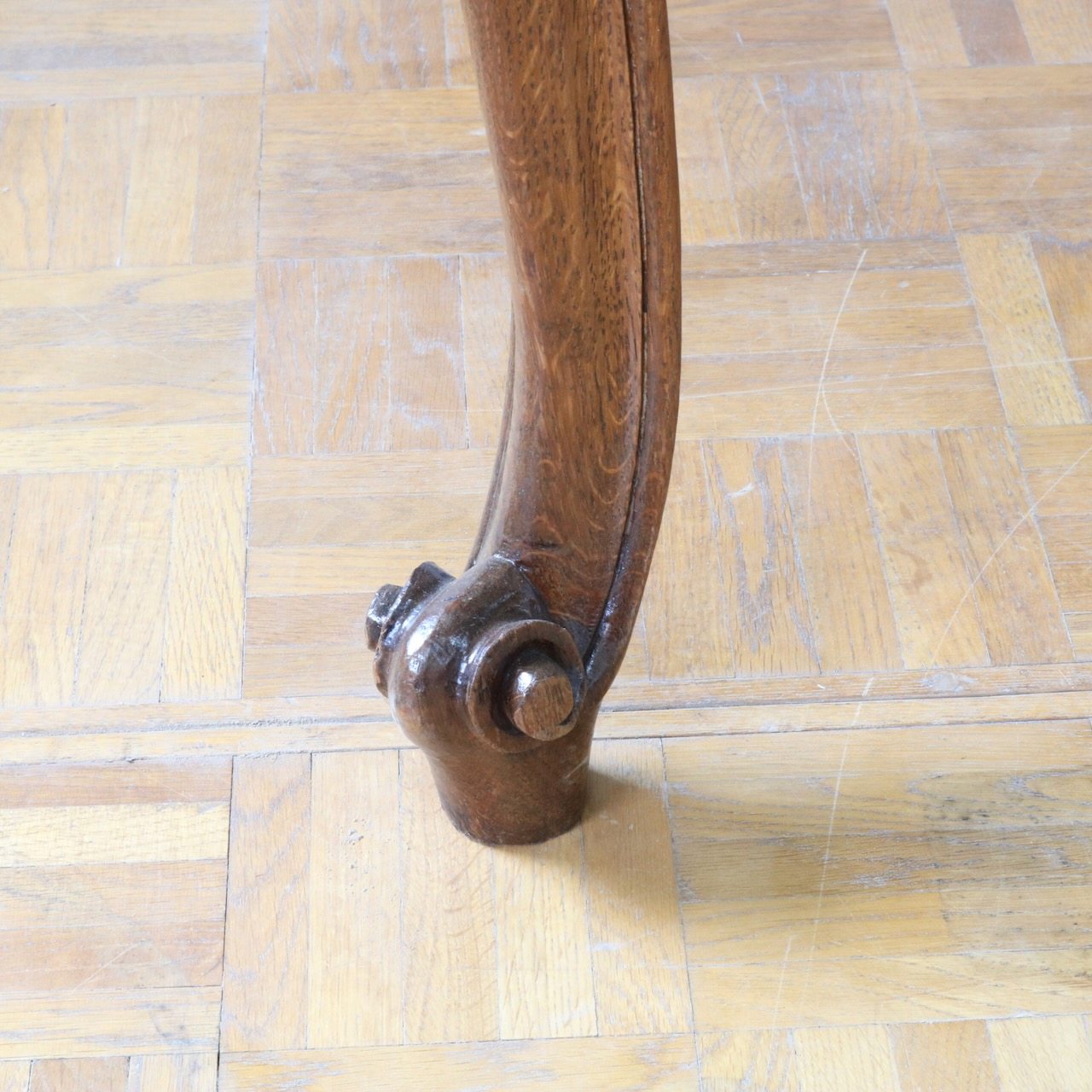 ドローリーフテーブル