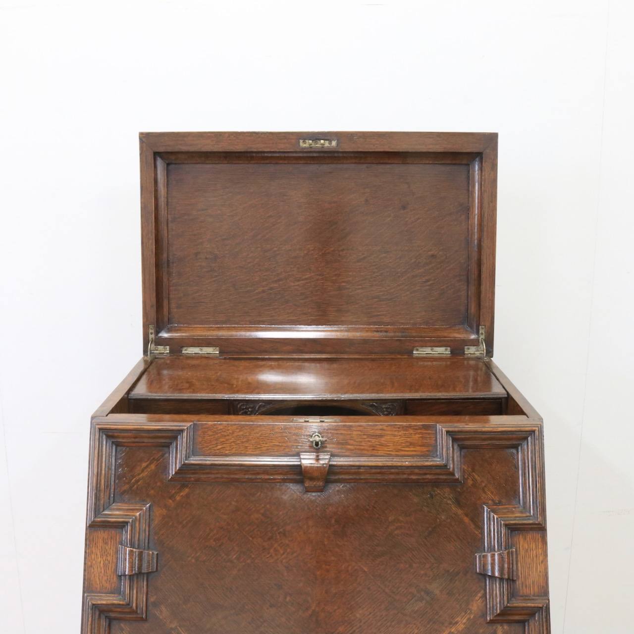 カクテルキャビネット