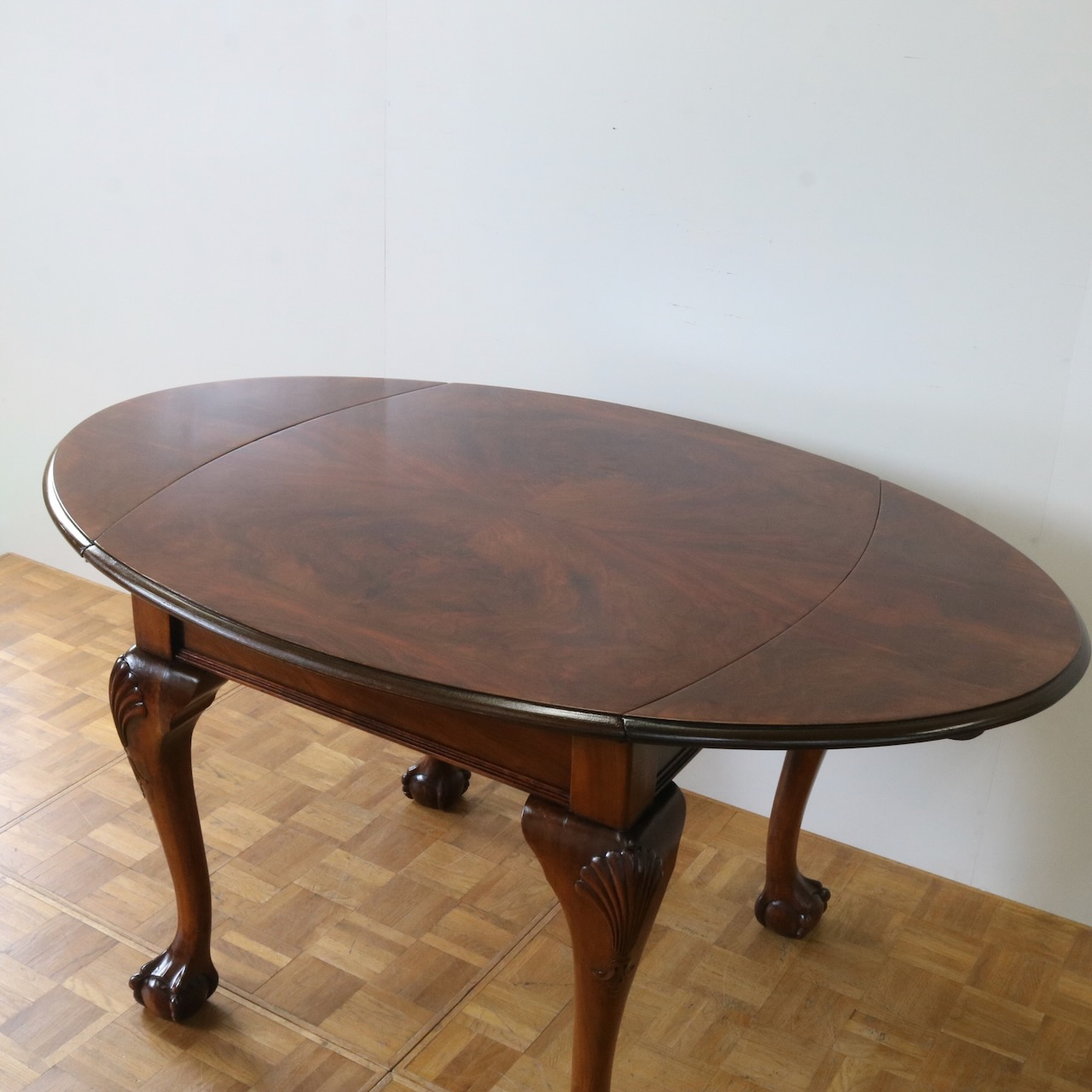 ドローリーフテーブル