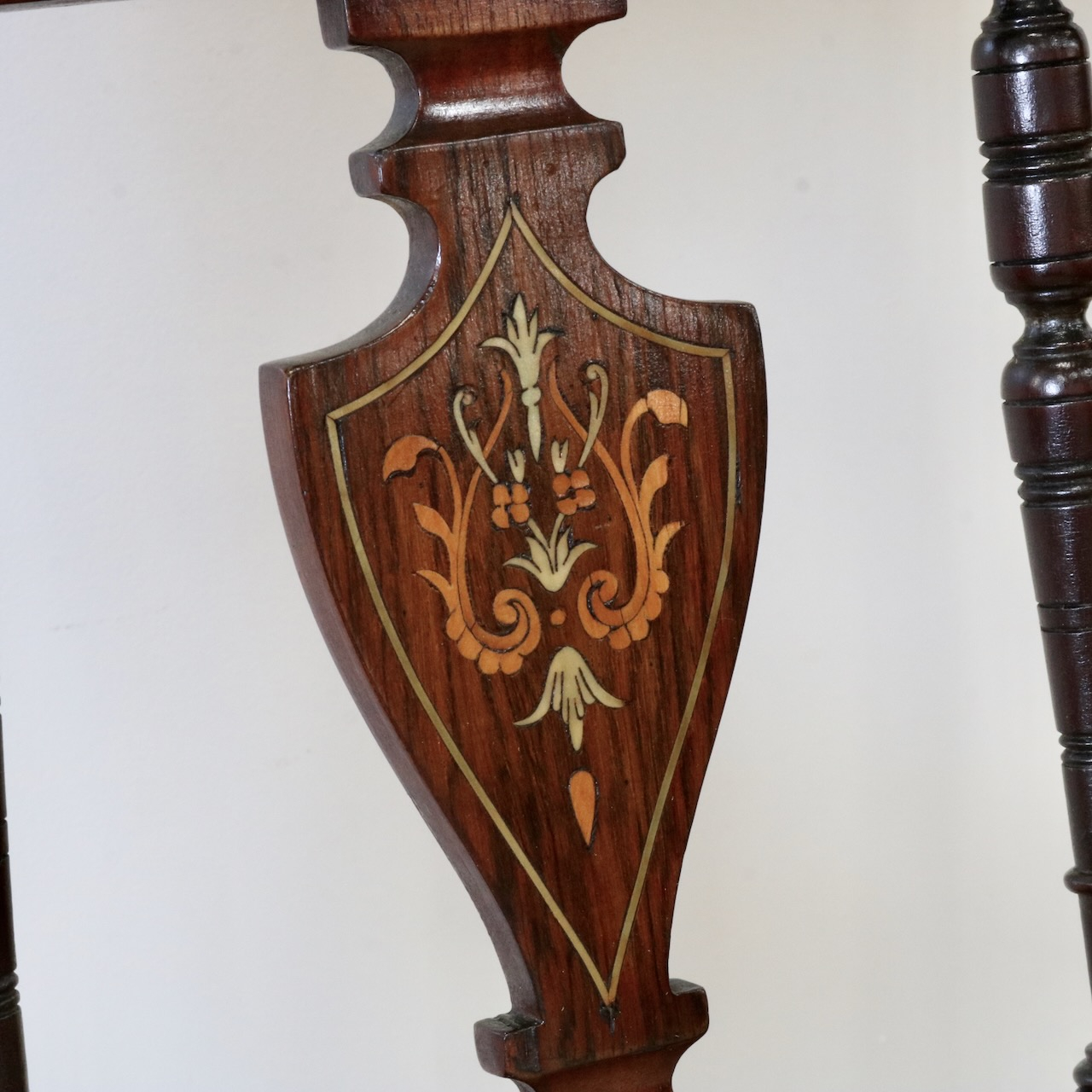 アームチェアー