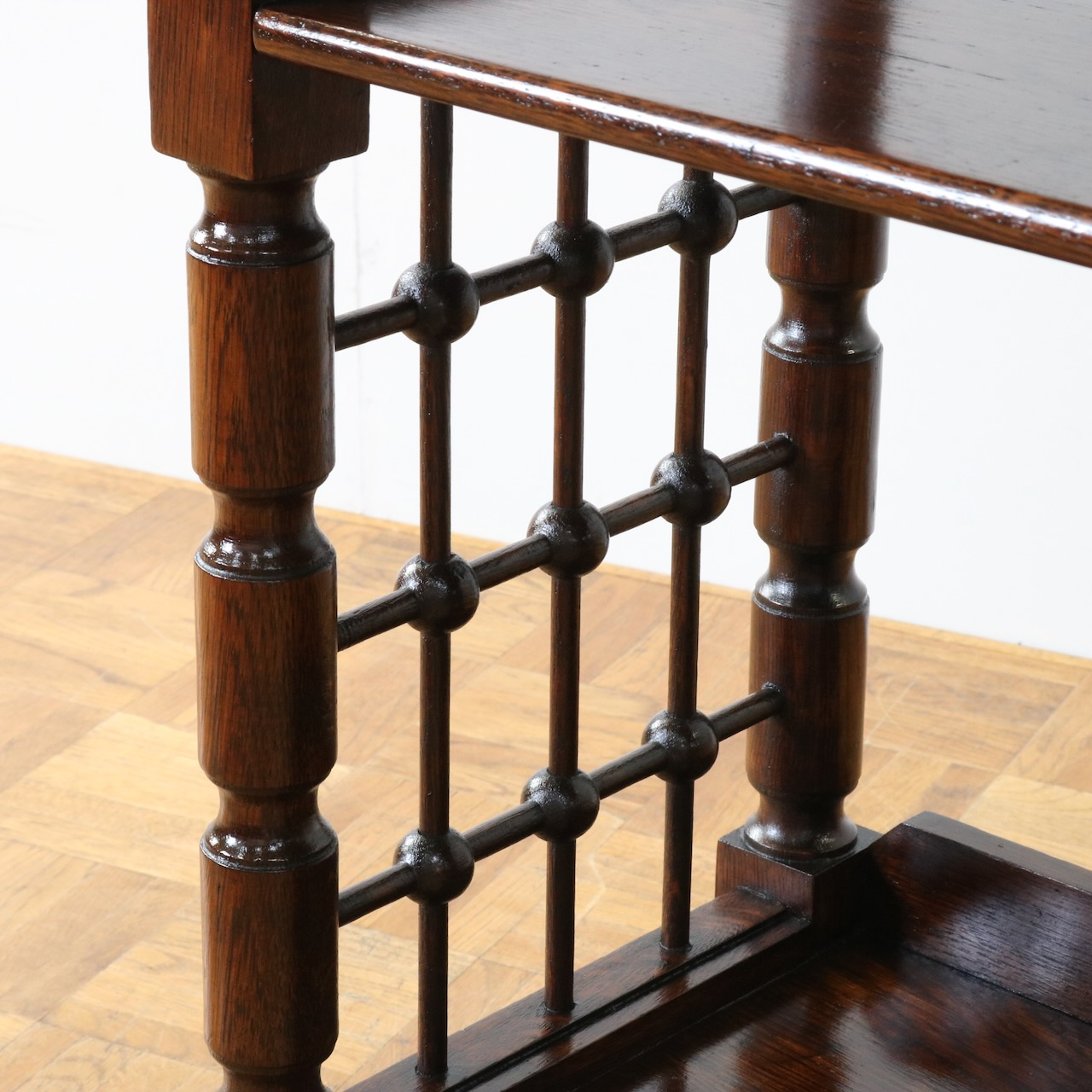 サイドテーブル