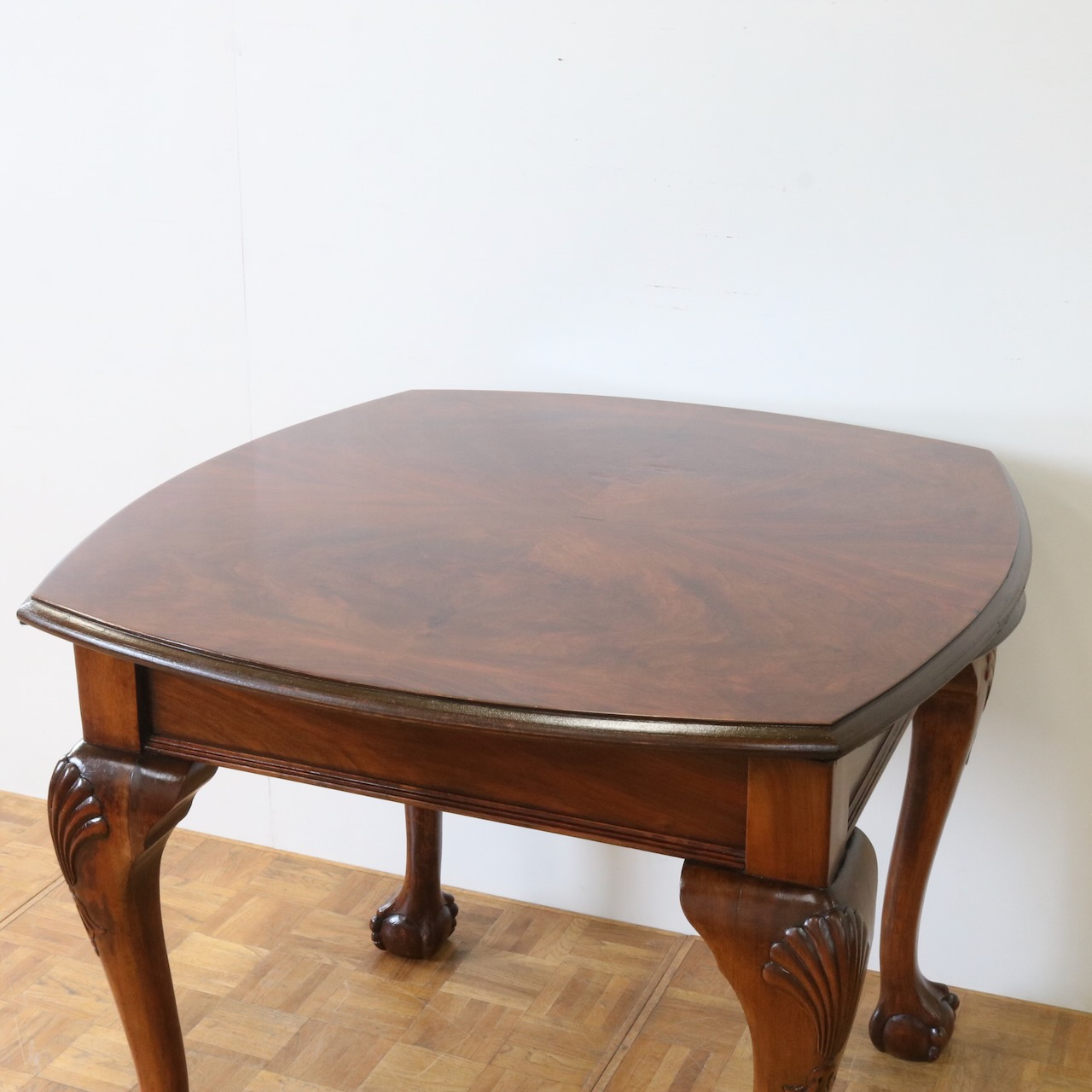 ドローリーフテーブル