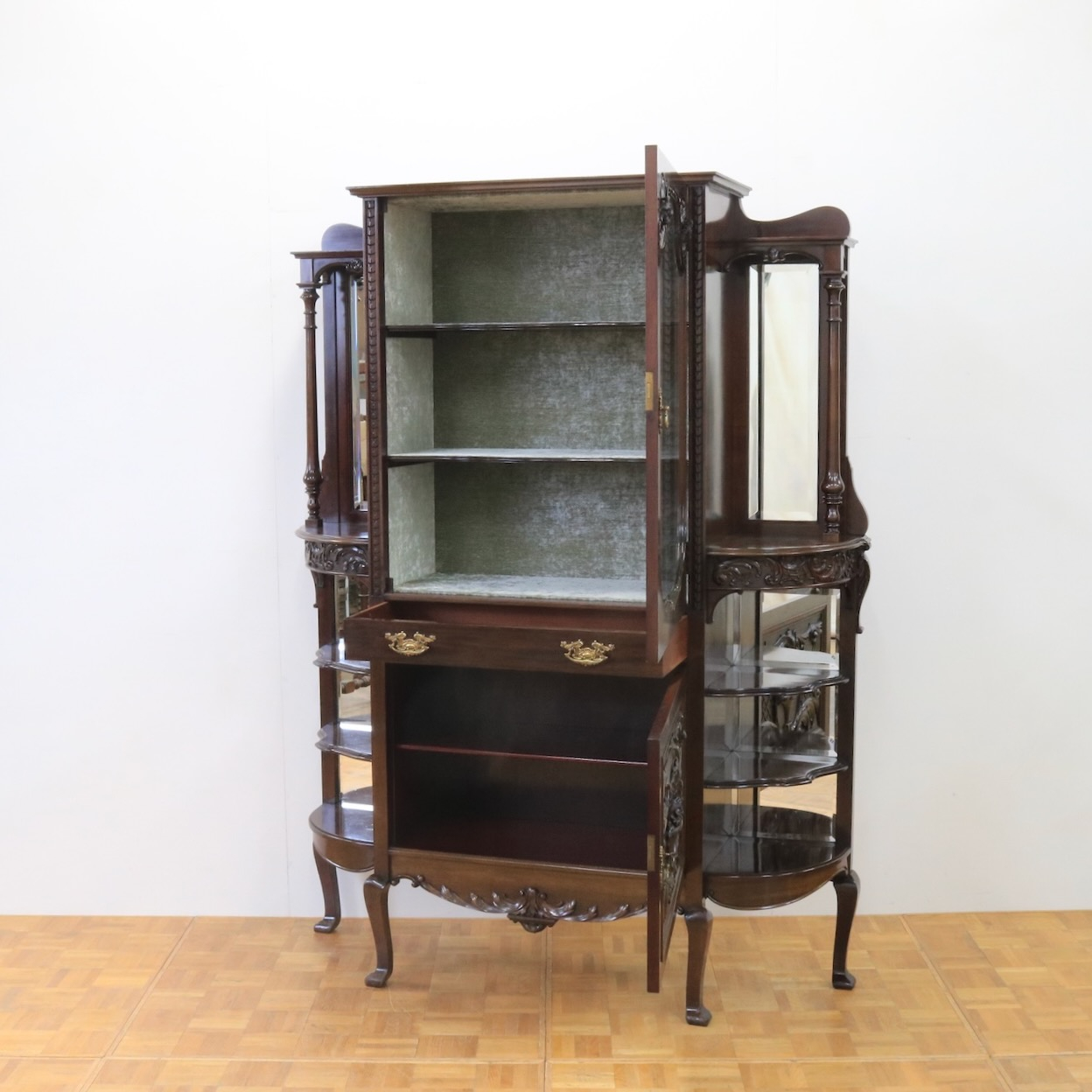 パーラーキャビネット